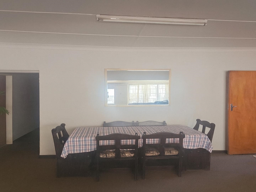 4 Bedroom Property for Sale in Ladybrand Free State